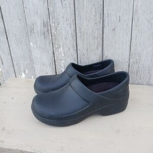 Crocs Womens Neria Pro II Clogs Sz 7 Slip On Work Shoes Black Rubber Platform